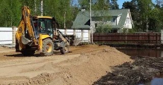 Отсыпка грунта Карпинск, цена от 210 руб.
