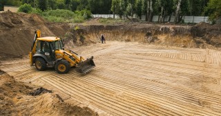 Разработка котлована Карпинск, цена от 314 руб./м3.